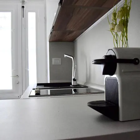 Luxury By Hi5 - Broadway Budapest