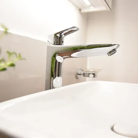 Luxury By Hi5 - Broadway * Budapest