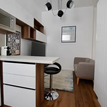 Luxury By Hi5 - Broadway Apartmán *