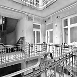 Luxury By Hi5 - Broadway Apartament