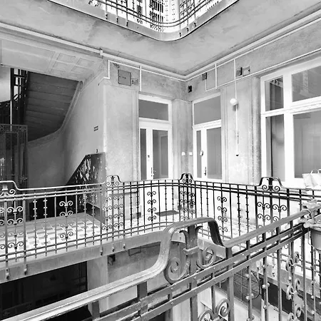 Luxury By Hi5 - Broadway Apartament